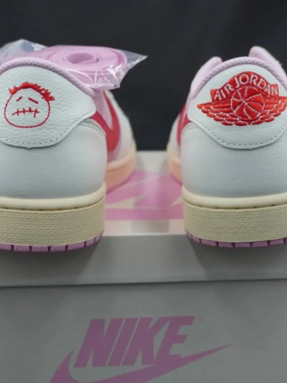 Jordan 1 Retro Low OG SP Travis Scott   Pink